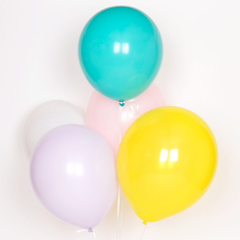 Pack of 10 balloons in pastel colours